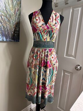 Sleeveless V-Neck Multicolor Printed Dress